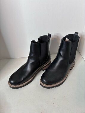 Black Chelsea Ankle Boots Lug Sole Pull On Booties Women’s Size 9